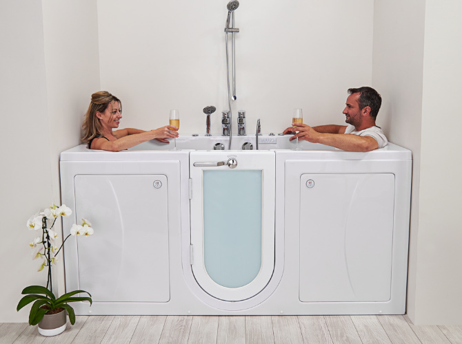 Two-Seat Walk-In Bathtub Empty